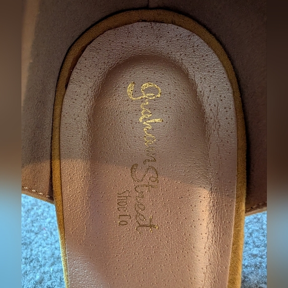 Graham Street Mustard Yellow Vintage style heels - Picture 5 of 10